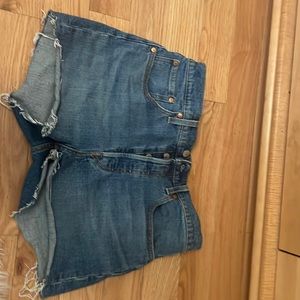 501 Levi shorts